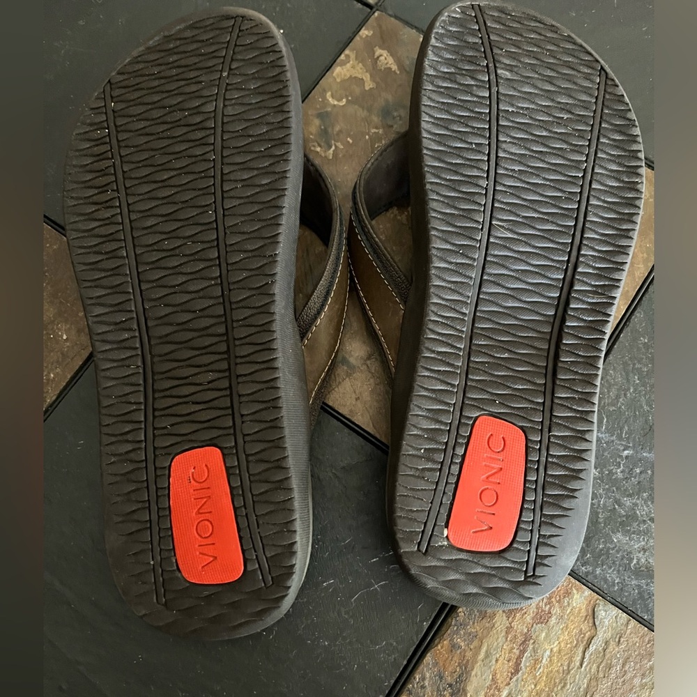 Vionic Brown Sandals - Picture 2 of 4